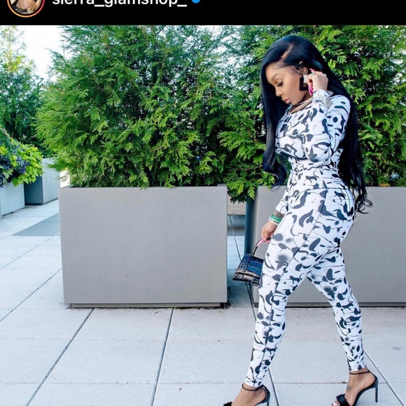 Off-White Pants - - Off-White performance set tights and T-shi…